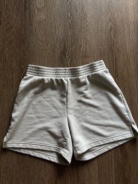 Aritzia TNA  Gray Lounge Shorts - Women’s Small